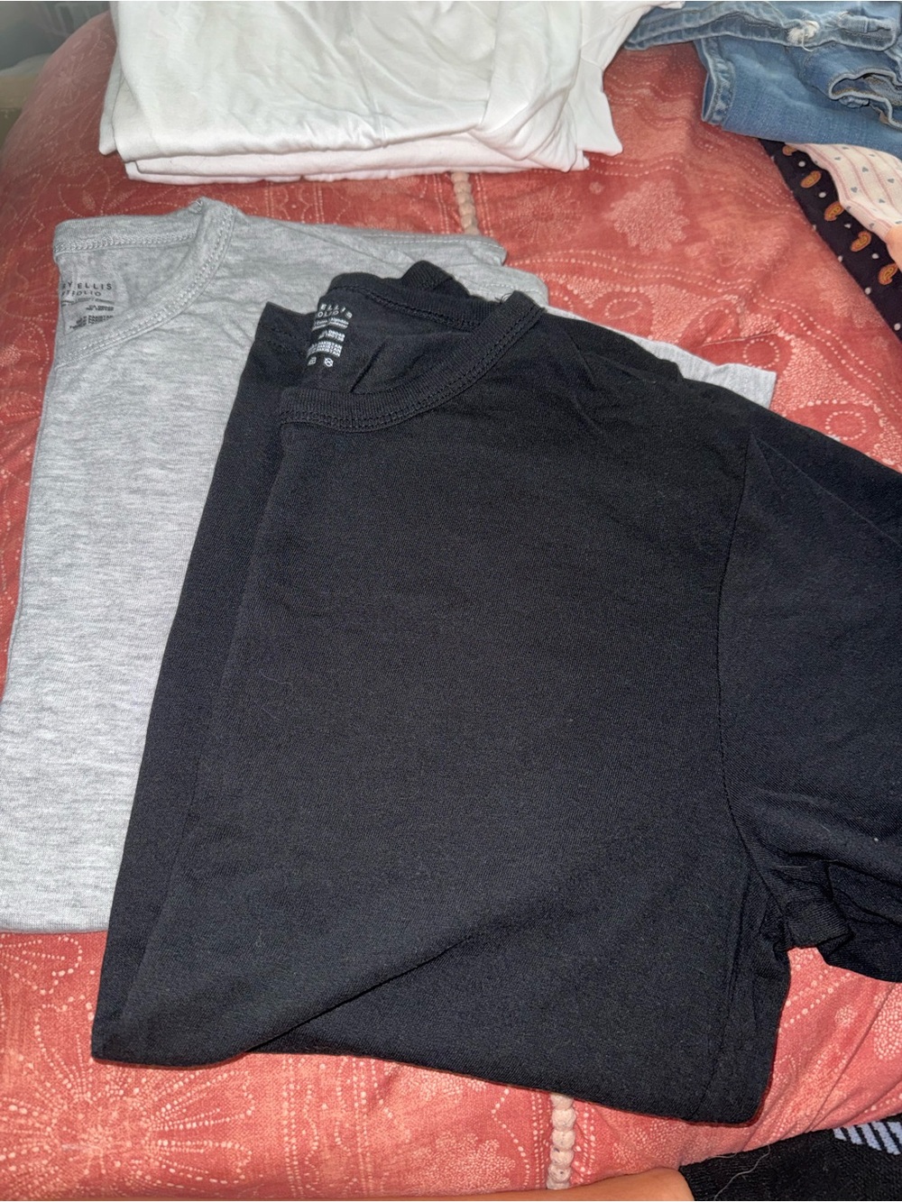 3 Basic Crew Neck T-Shirts in Black, Light Gray, and white